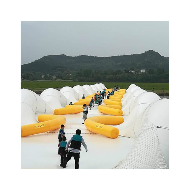 广西蹦床桥农庄游乐场景区新的项目新款充气蹦床桥制作厂家热门
